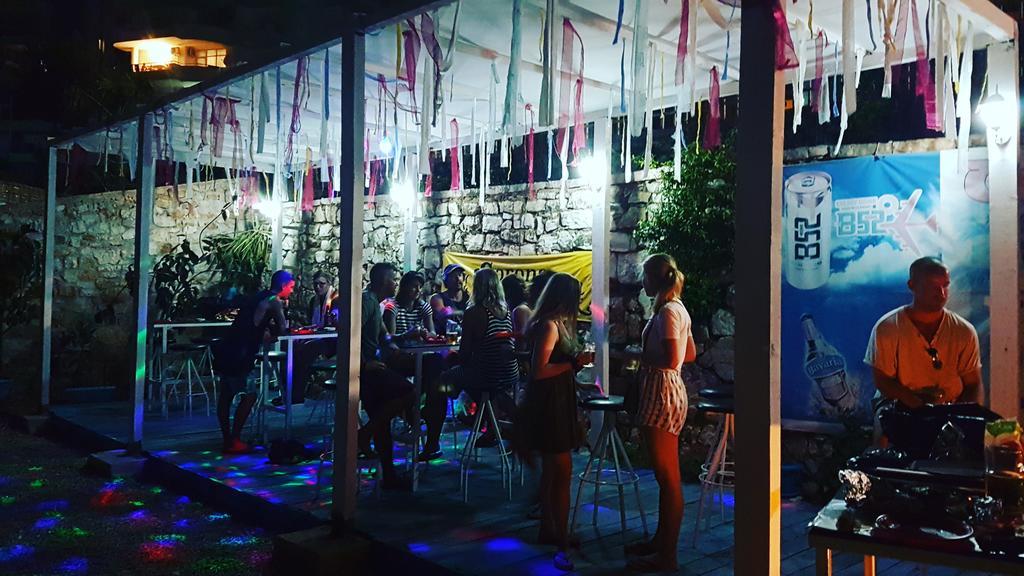 Cocktail & Dreams - Beach Hotel Saranda Extérieur photo